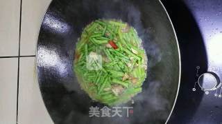 油焖豆角的做法步骤：1