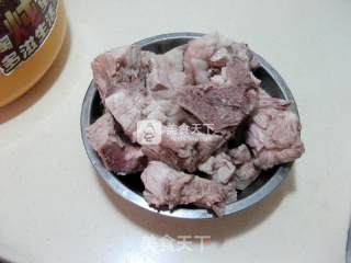 白萝卜杏鲍菇腔骨汤的做法步骤：3
