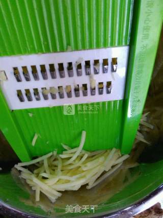 酸辣土豆丝的做法步骤：1