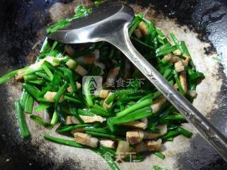 五花肉炒韭菜的做法步骤：8