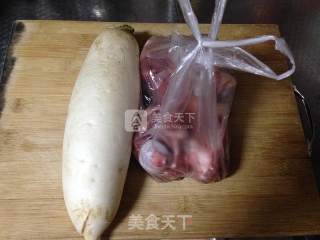 压箱底的【萝卜骨头汤】的做法步骤：1