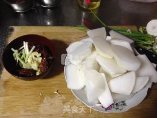 压箱底的【萝卜骨头汤】的做法步骤：2