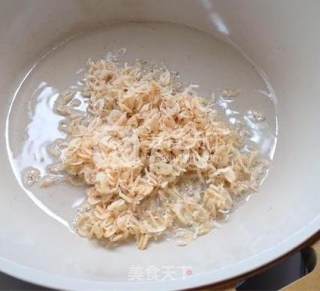 虾皮炒饽饽的做法步骤：2
