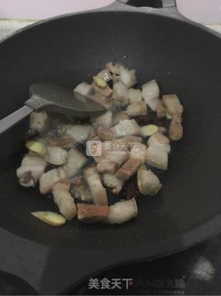 土豆红烧肉的做法步骤：5