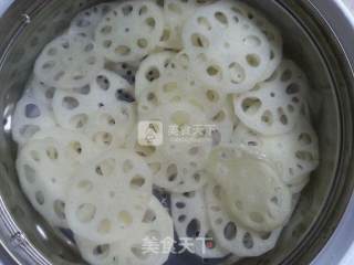 凉拌酸甜藕片的做法步骤：2