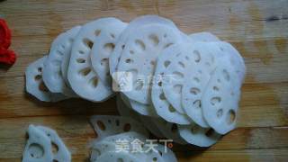 【脆炸藕片】自己动手做美味零食的做法步骤：2