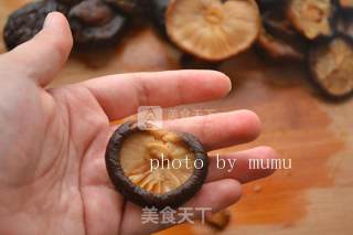 香菇酿肉的做法步骤：1