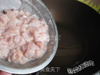 酱爆桃仁鸡丁的做法步骤：6