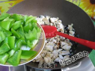 酱爆桃仁鸡丁的做法步骤：12