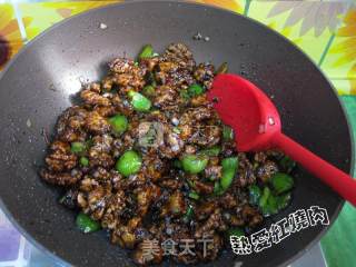 酱爆桃仁鸡丁的做法步骤：14