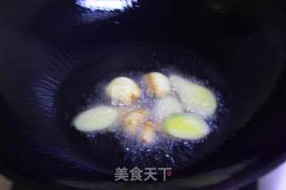 麻油鸡炖香菇的做法步骤：2