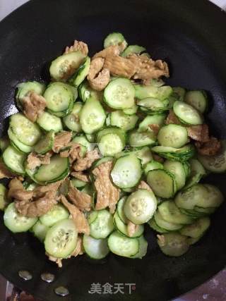 青瓜炒肉片的做法步骤：5