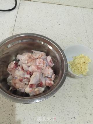 微波炉蒜香鸡丁的做法步骤：2