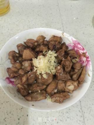 微波炉蒜香鸡丁的做法步骤：6