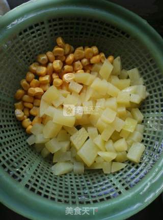 什锦炒饭的做法步骤：1