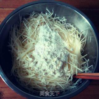 特色油泼土豆丝的做法步骤：4