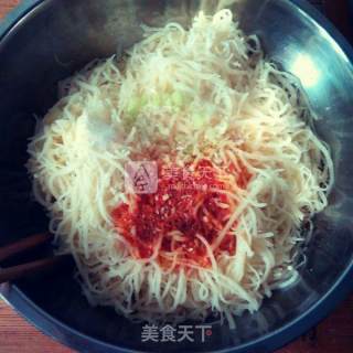特色油泼土豆丝的做法步骤：12