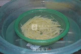 酸辣土豆丝的做法步骤：2