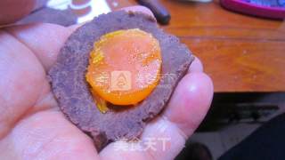 自制广式蛋黄豆沙月饼的做法步骤：6