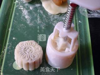 栗子冰皮月饼的做法步骤：12