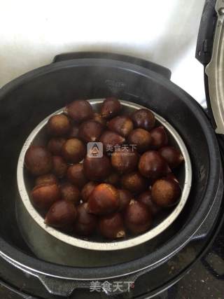 蒸板栗的做法步骤：2