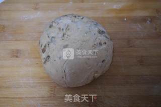 红糖核桃欧包的做法步骤：4