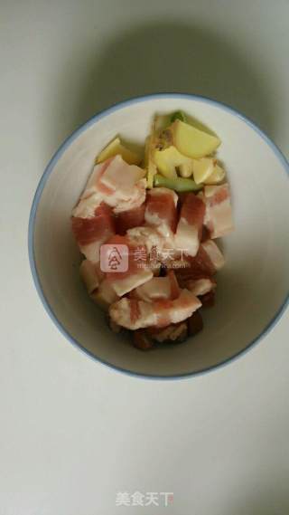 土豆炖豆角的做法步骤：1