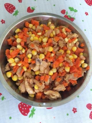 肉丁玉米胡萝卜的做法步骤：9
