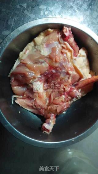 鸡腿蛋黄卷的做法步骤：2