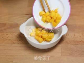 奶香芒果炖蛋的做法步骤：3