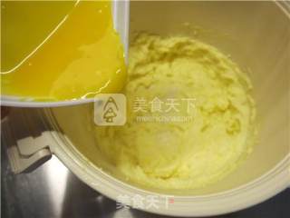 蛋黄椰蓉球的做法步骤：4