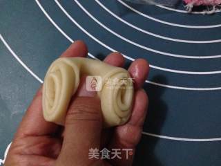 豆沙蛋黄酥的做法步骤：17