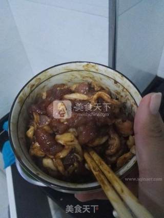 尖椒肉丝的做法步骤：1