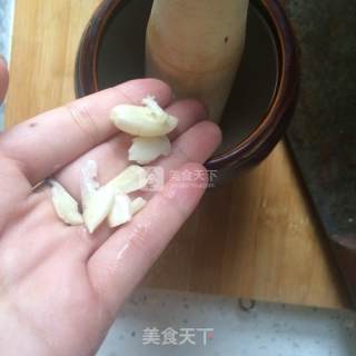 洋葱木耳杂拌的做法步骤：2