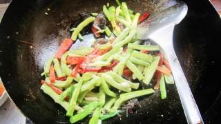 青豆角爆虾仁的做法步骤：3