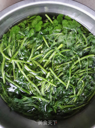 西洋菜水饺的做法步骤：1