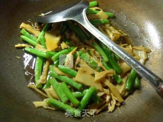 梅豆炒水笋的做法步骤：10
