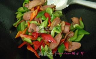 双椒炒鸭胸肉的做法步骤：6