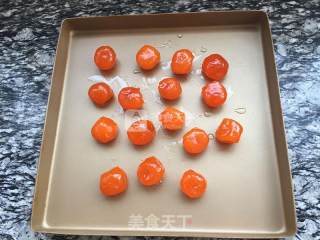 广式豆沙蛋黄月饼的做法步骤：4
