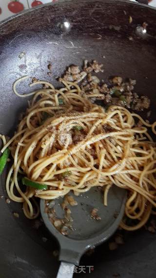 自制黑胡椒肉酱面的做法步骤：5