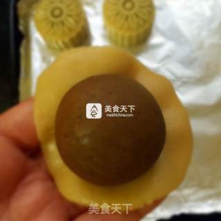 广式月饼的做法步骤：8
