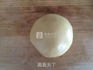 莲蓉蛋黄月饼的做法步骤：4
