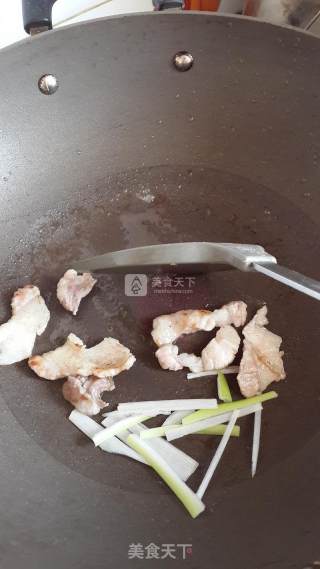 蒜薹鸡蛋杂炒的做法步骤：2