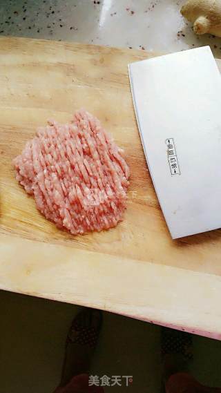 鲜肉小馄饨的做法步骤：1