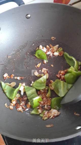 酱香炒鸡蛋的做法步骤：4