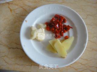 泡椒莲藕鸡翅的做法步骤：2