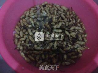 天然的-水煮五香花生的做法步骤：1