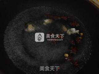 天然的-水煮五香花生的做法步骤：4