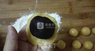 花好月圆——豆沙月饼的做法步骤：13