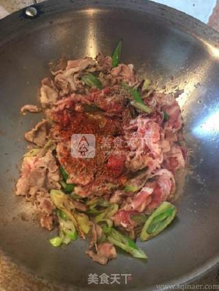 孜然葱爆羊肉的做法步骤：4